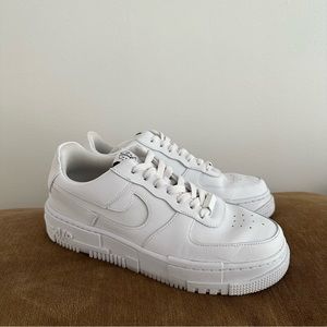 Nike Air Force 1 Pixel